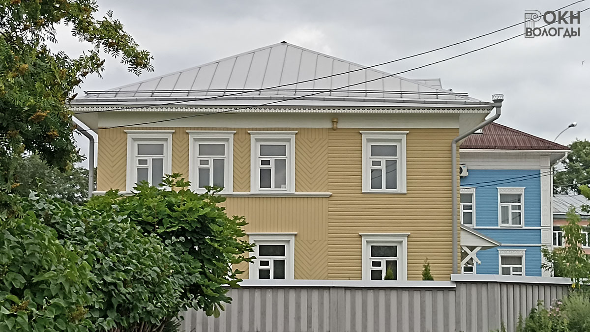 Восточный фасад