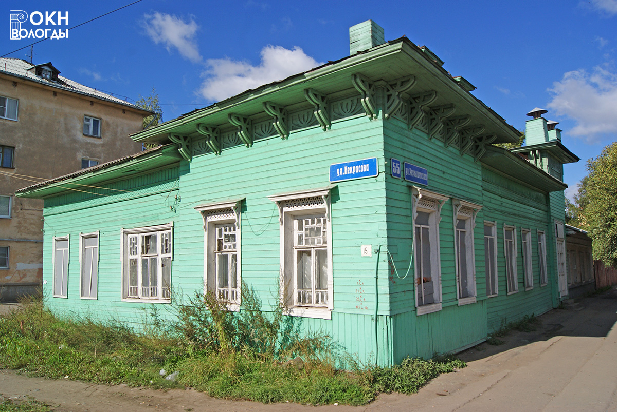 Угол южного и восточного фасадов, 2011 год