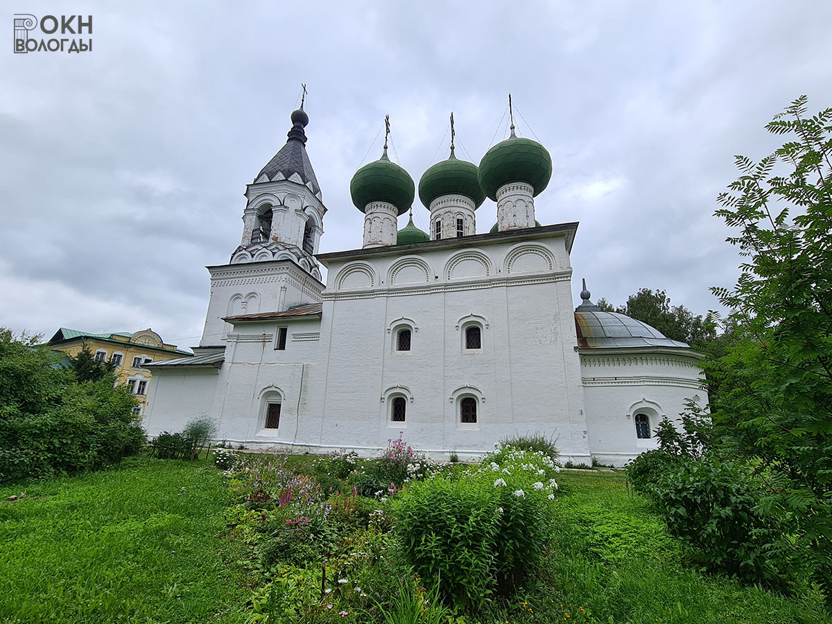 Успенский собор, вид с южной стороны