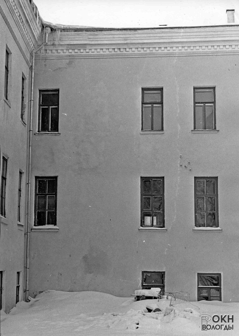 Восточный фасад, 1981 год