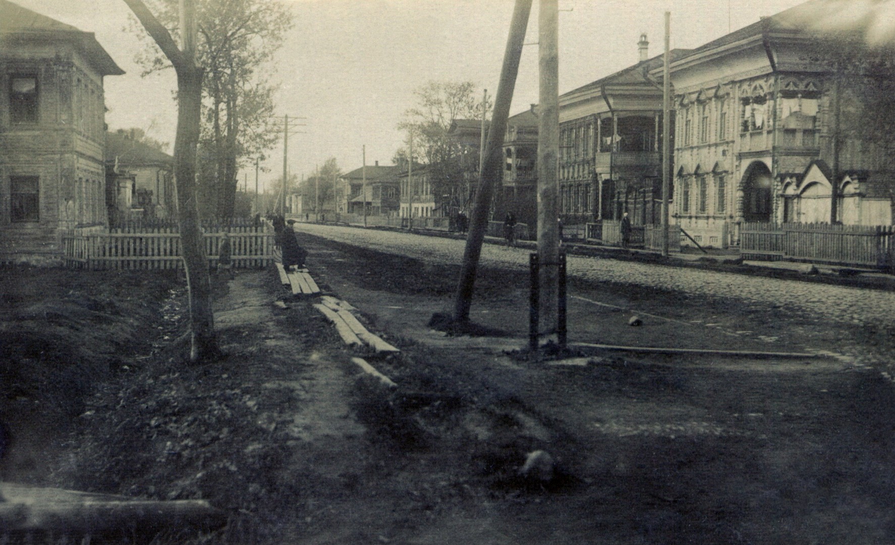 Улица Клары Цеткин (ныне Благовещенская), дома №20, 22, 24, 1940-е годы (ГАВО. Ф. 5137. Оп. 1. Д. 20. Л. 86)