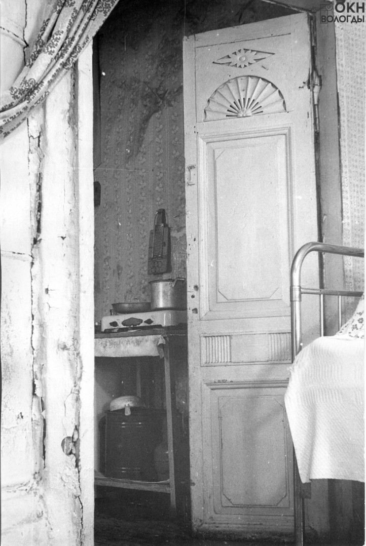 Дверь в интерьере, 1981 год