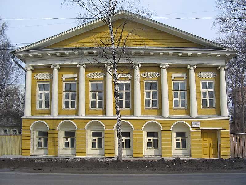Главный фасад, 2005 год