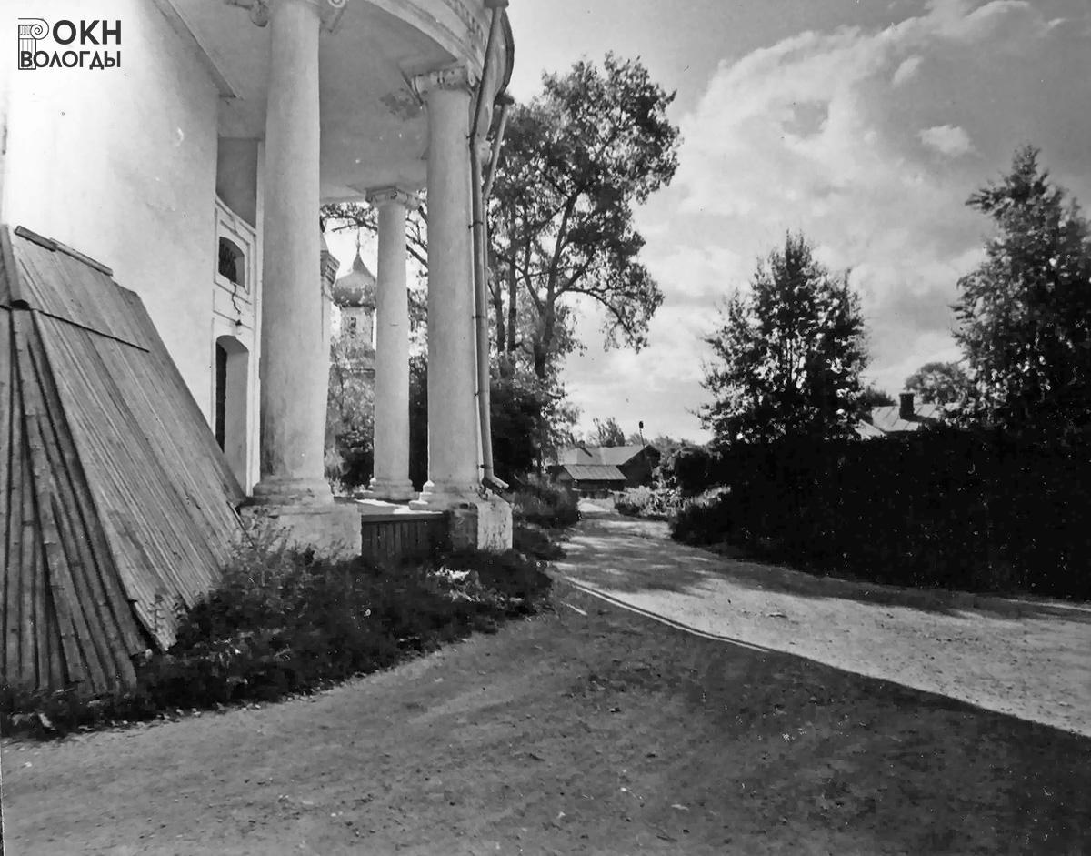 Колоннада церкви, 1983 год