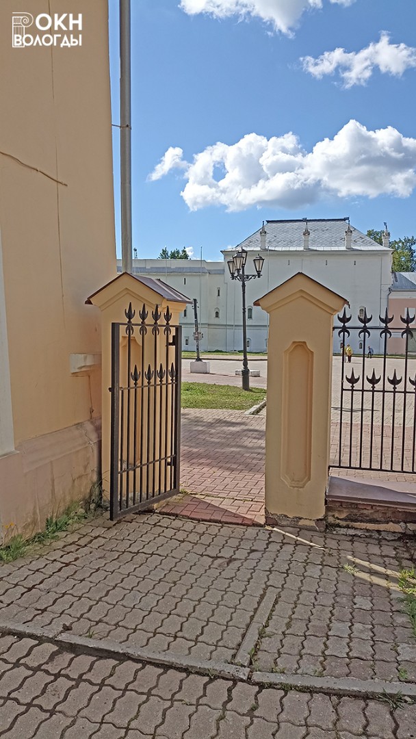 Столбики калитки