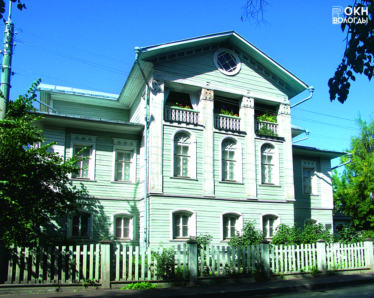 Главный фасад дома, 2009 год