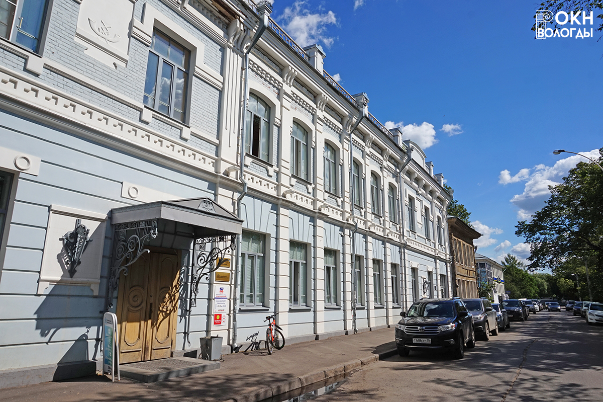 Главный фасад