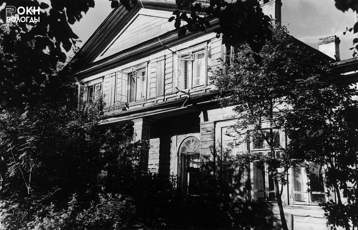 Главный фасад, 1972 г.
