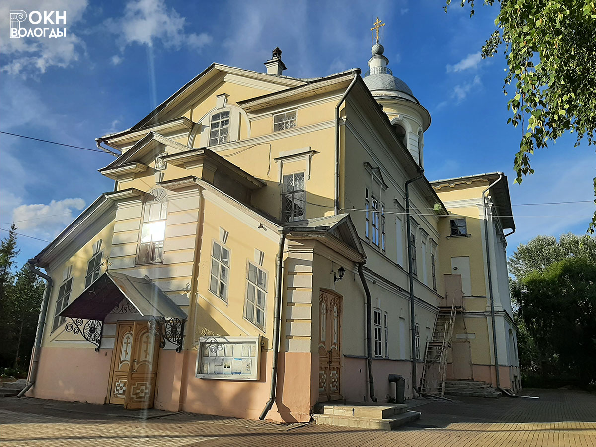 Западный и южный фасады