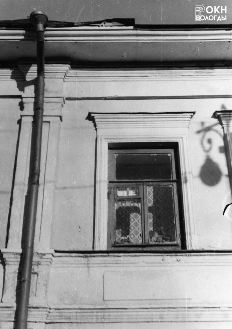 Фрагмент северо-западного фасада, окно, 1975 год