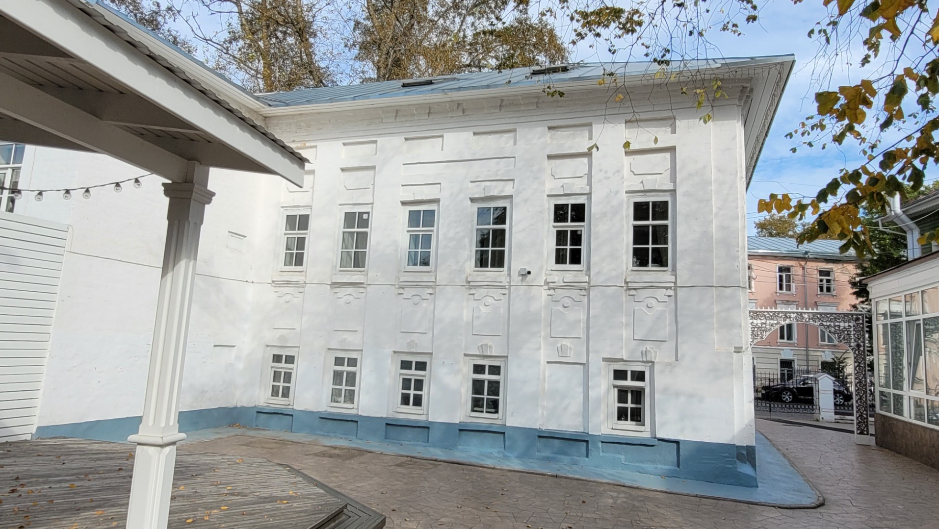 Бывший главный фасад, с юго-запада, 2023 год