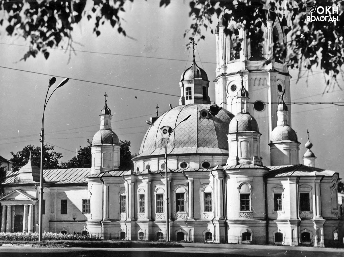 Восточный фасад, 1976 год