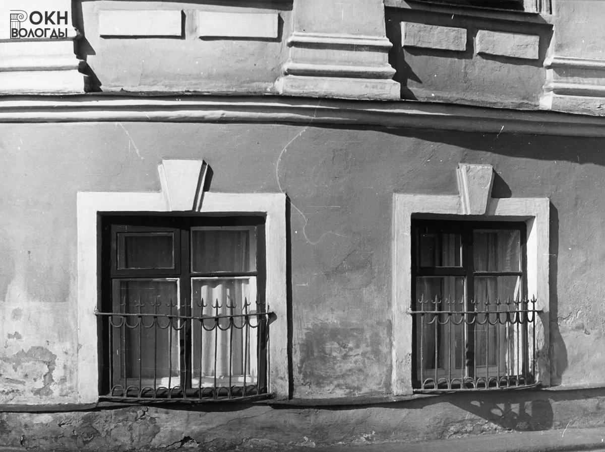 Окна первого этажа на главном фасаде, 1984 год