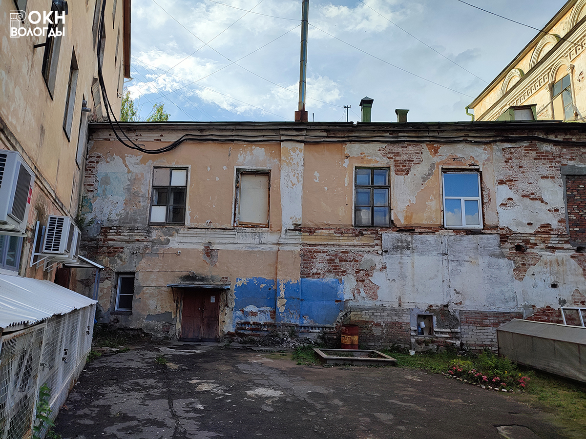 Дворовый фасад, 2022 год