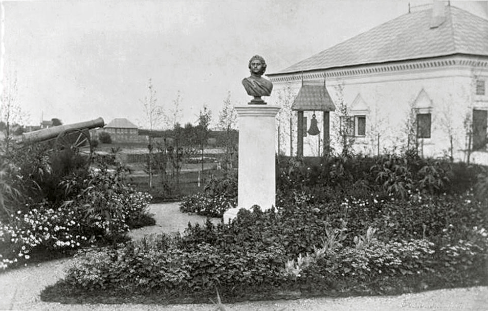 Оформление цветника к западу от дома, 1900-е годы