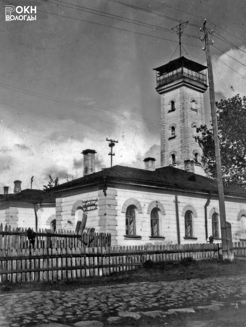 Общий вид здания с улицы Горького, с юго-запада, 1946 год