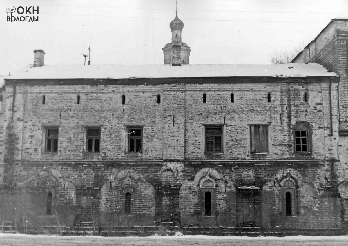 Корпус кладовых с галереей XVI в., северный фасад, 1985 год