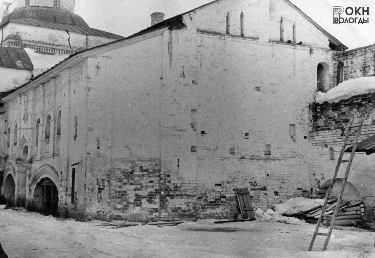 Корпус кладовых с галереей XVI в., вид с востока, 1960-е годы