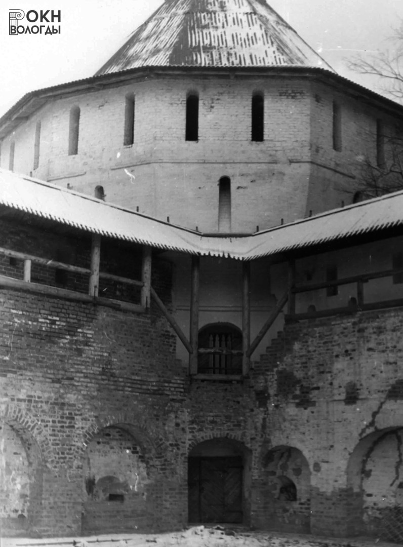 Белозерская башня, вид с юго-запада, 1985 год