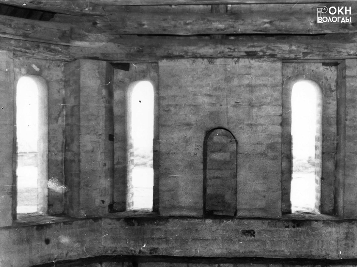 Мельничная башня, бойницы верхнего яруса, 1986 год