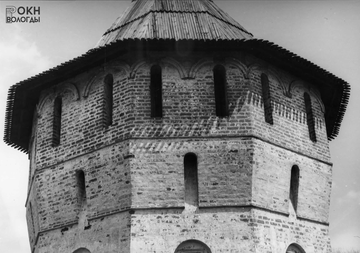 Мельничная башня, фрагмент фасада, третий ярус, 1976 год