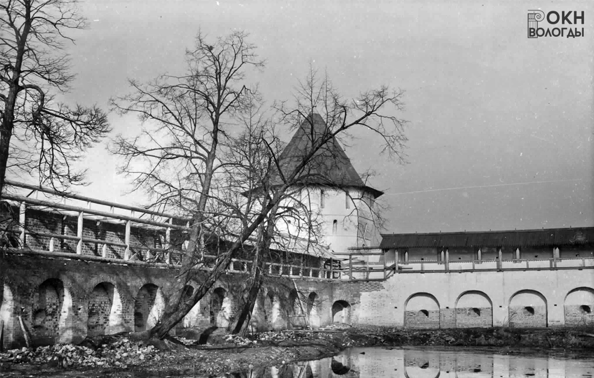Мельничная башня, восстановление кровель боевого хода стен, 1961 год