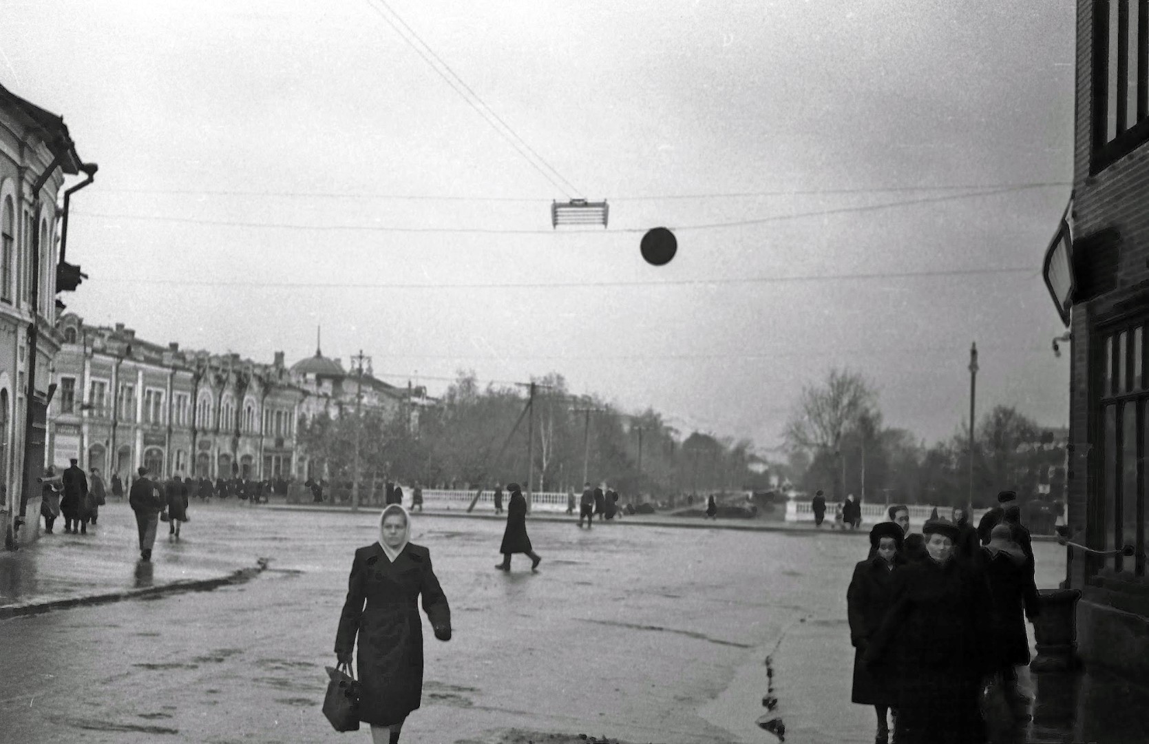 Площадь Свободы до установки памятника В.И. Ленину, вторая половина 1950-х годов