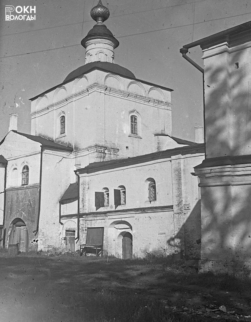 Надвратная церковь, 1945 год (ВГИАХМЗ, НВ 5189-35)