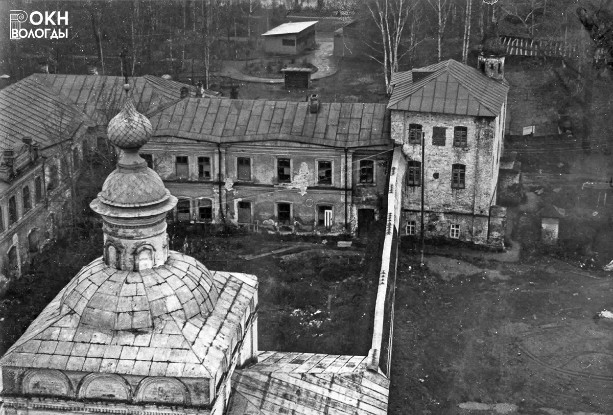 Завершение церкви, вид с колокольни, 1981 год