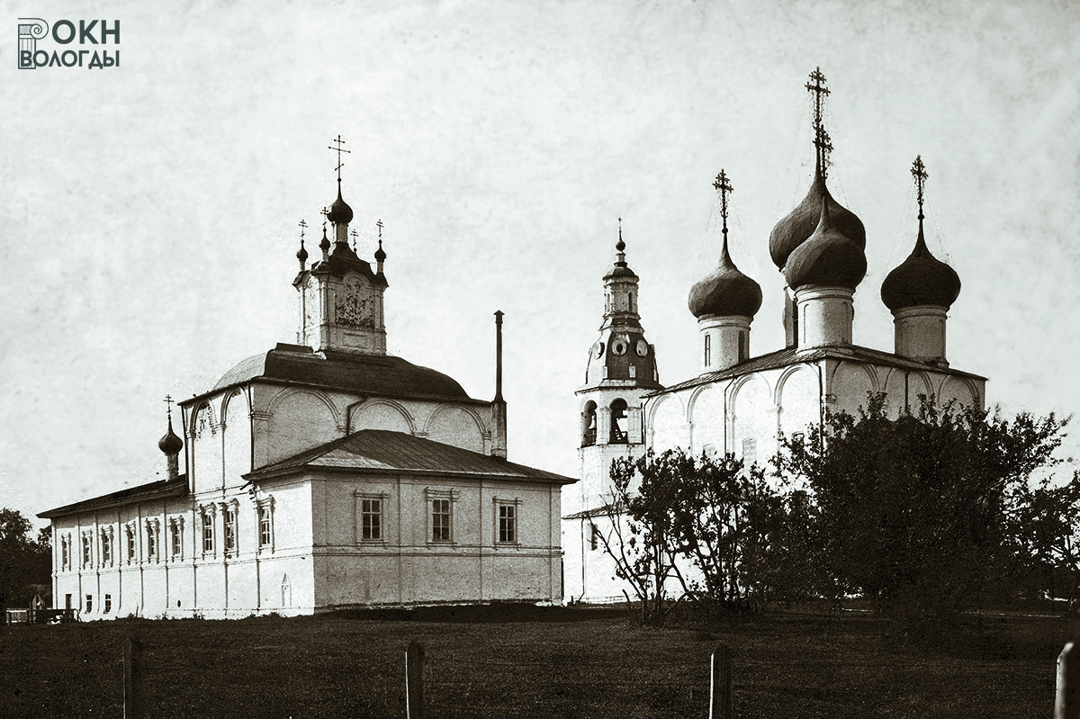 Кирилло-Афанасиевская (слева) и Георгиевская (справа) церкви, начало ХХ века (ВГИАХМЗ, ВОКМ 17628-1)