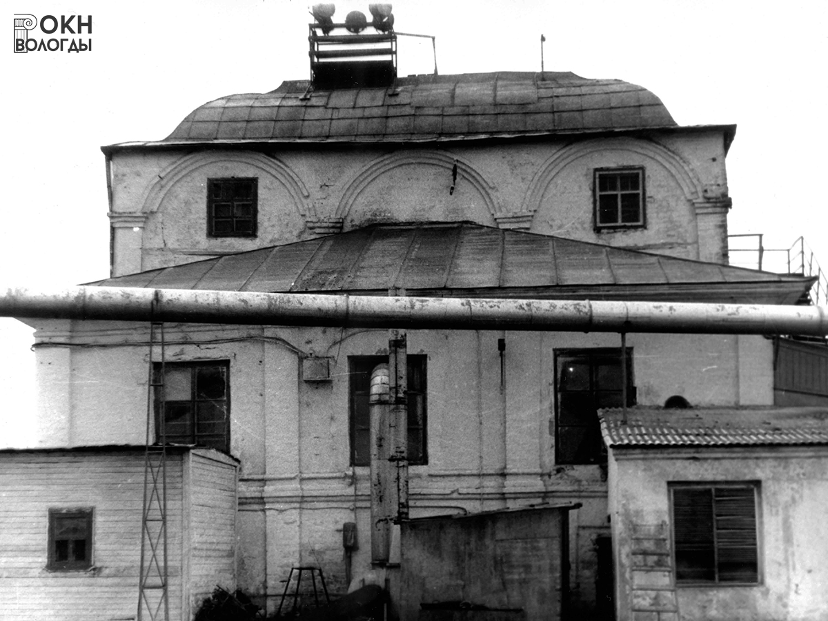 Восточный фасад, 1976 год