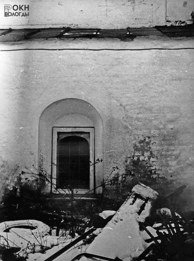 Окно первого этажа, южный фасад, 1981 год
