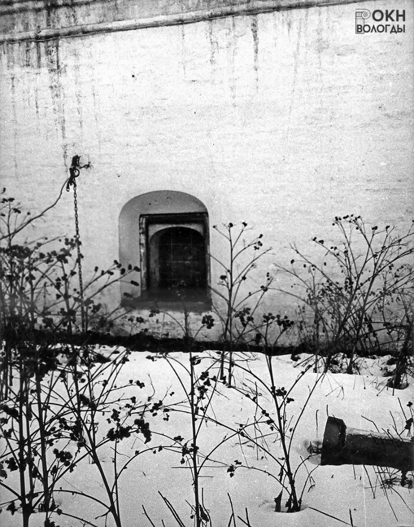 Окно первого этажа, западный фасад, 1981 год