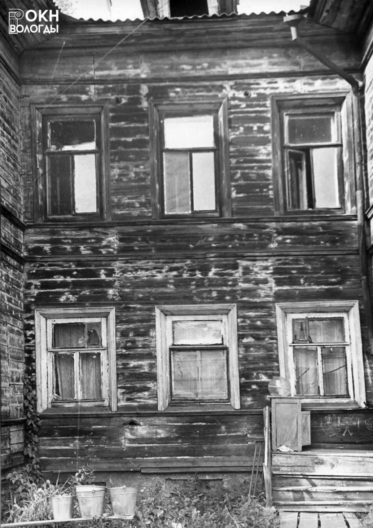 Центральная часть дворового (южного) фасада, 1983 год