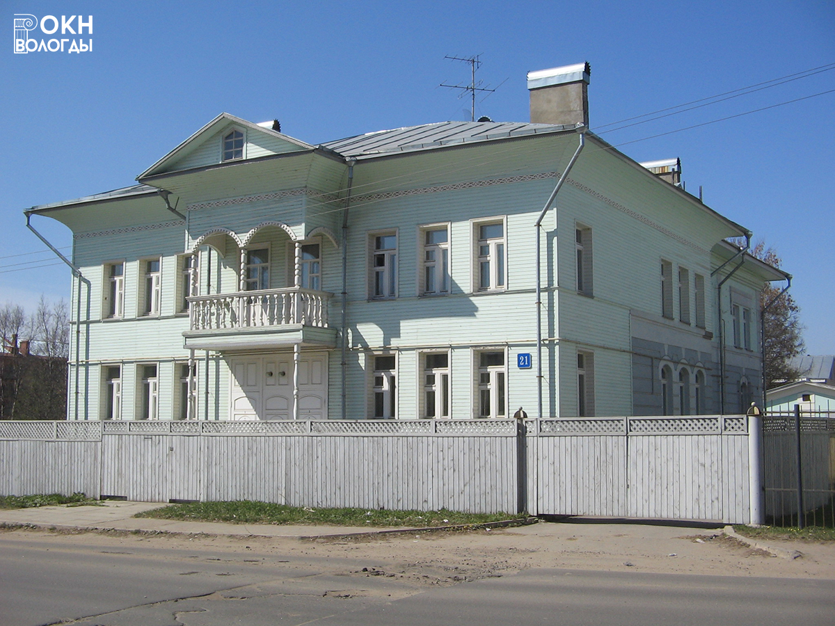Угол южного и восточного фасадов