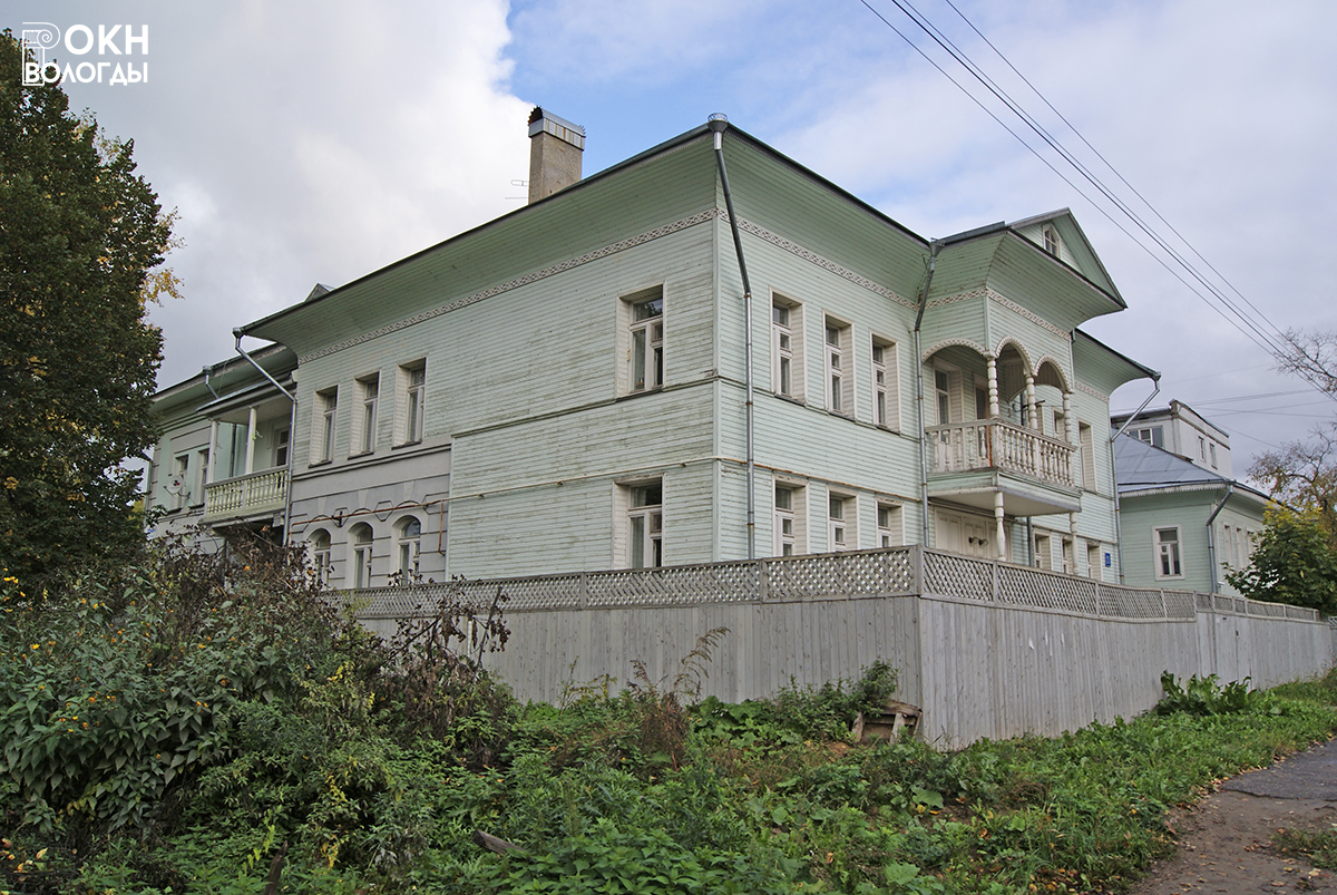 Угол южного и западного фасадов, 2011 год