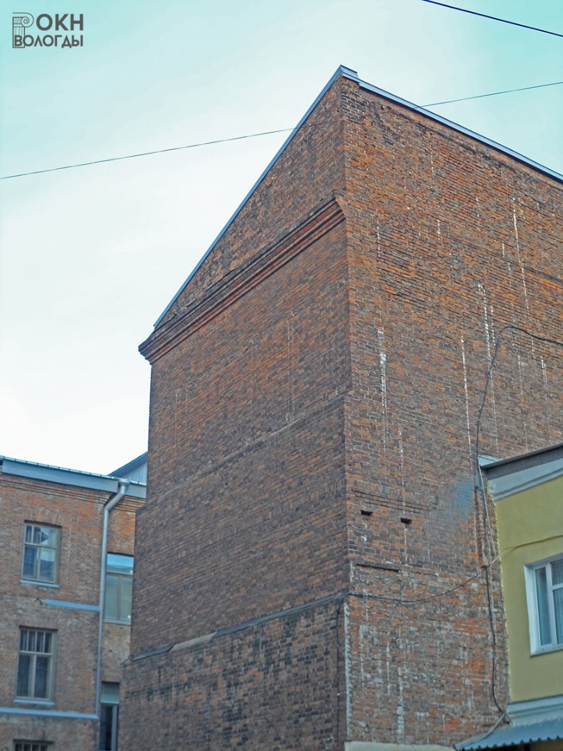Западный дворовый фасад