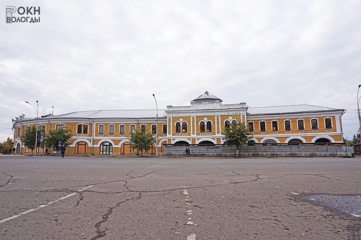 Главный фасад в ходе реставрации, 2019 год