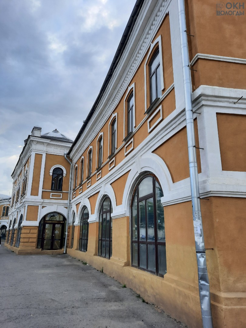 Фрагмент главного фасада, с севера