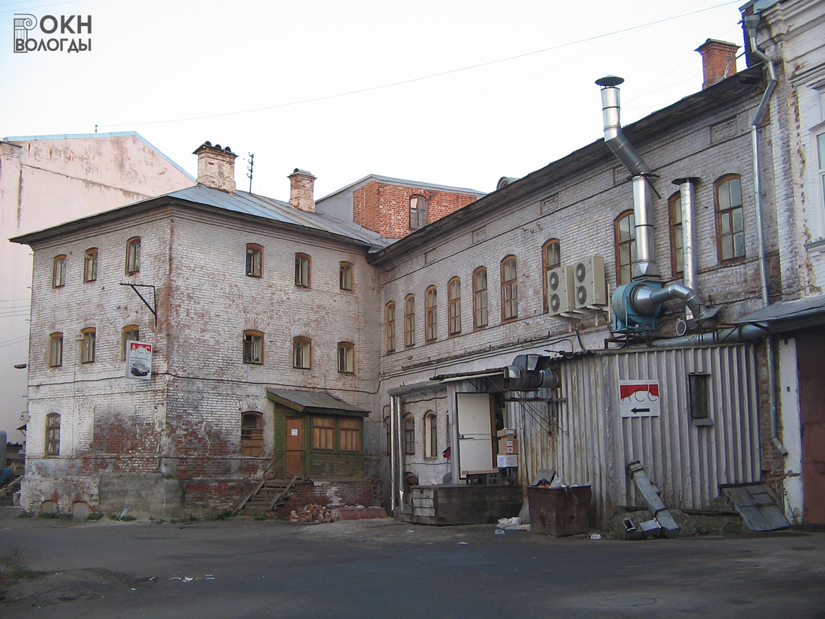 Дворовый фасад, 2005 год
