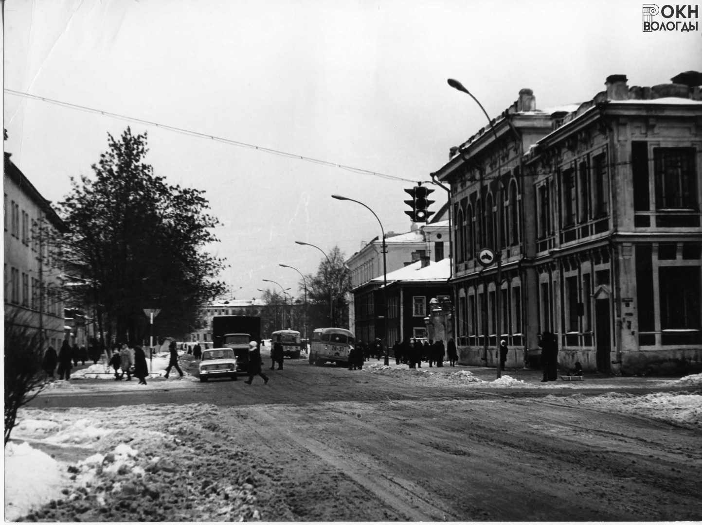 Вид с юго-запада, с ул. М. Ульяновой, 1976 год