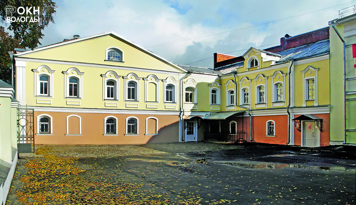 Главные фасады обоих корпусов здания, 2011 год