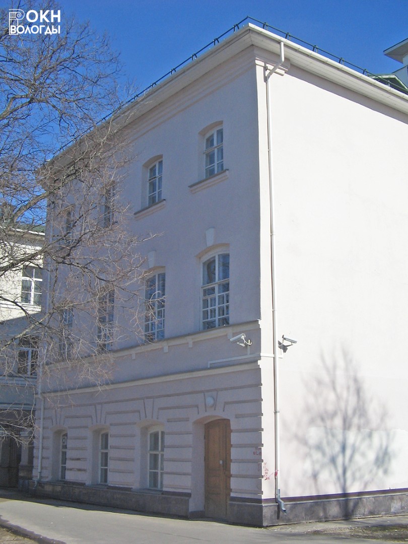 Главный фасад, 2010 год