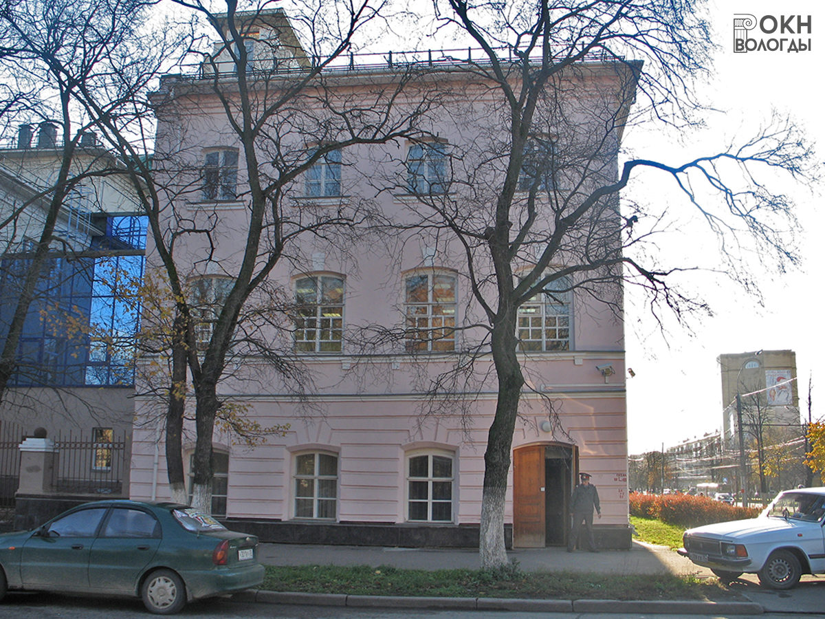 Главный фасад, 2010 год