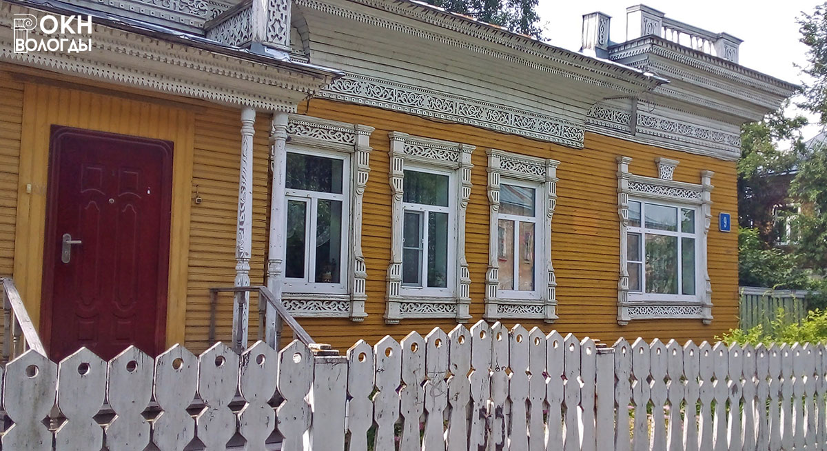 Декор главного фасада дома на Маяковского, 9