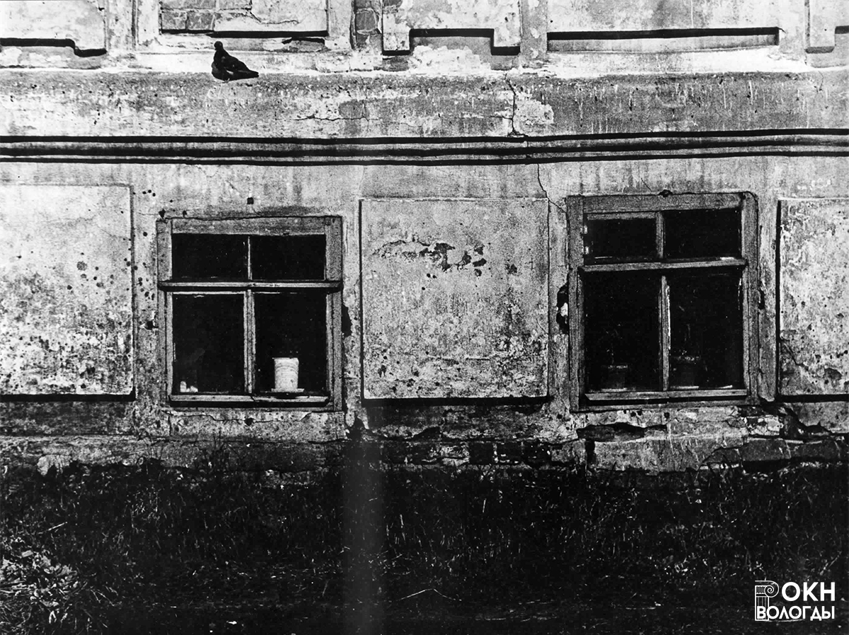 Окно первого этажа, 1985 год