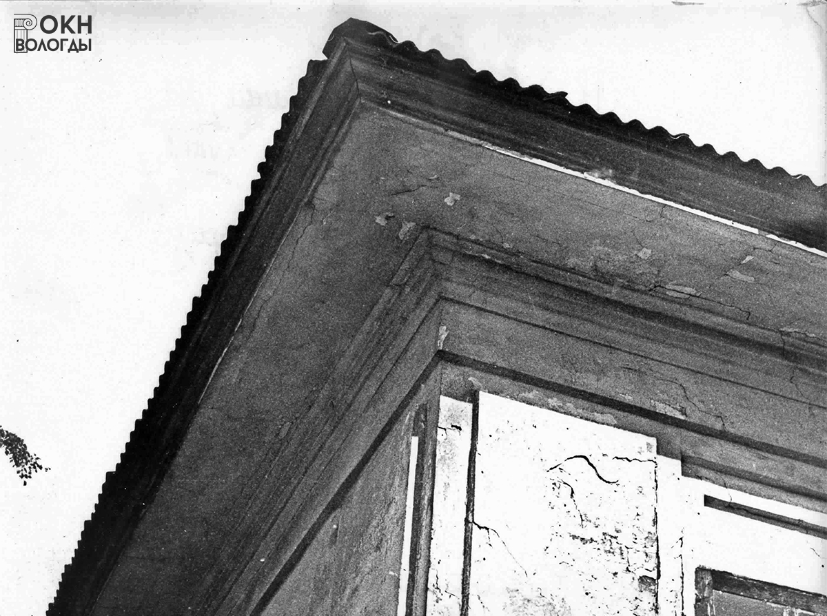 Венчающий карниз, 1985 год
