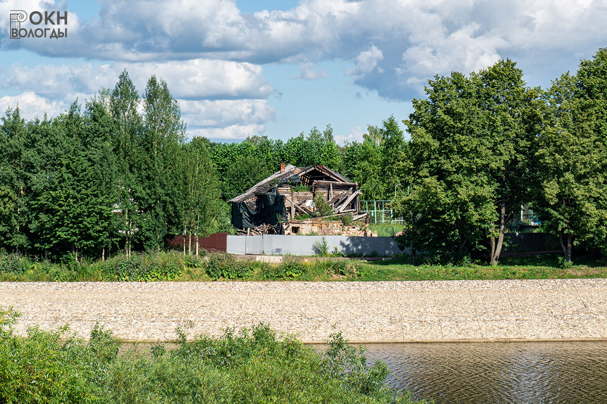 Руины дома