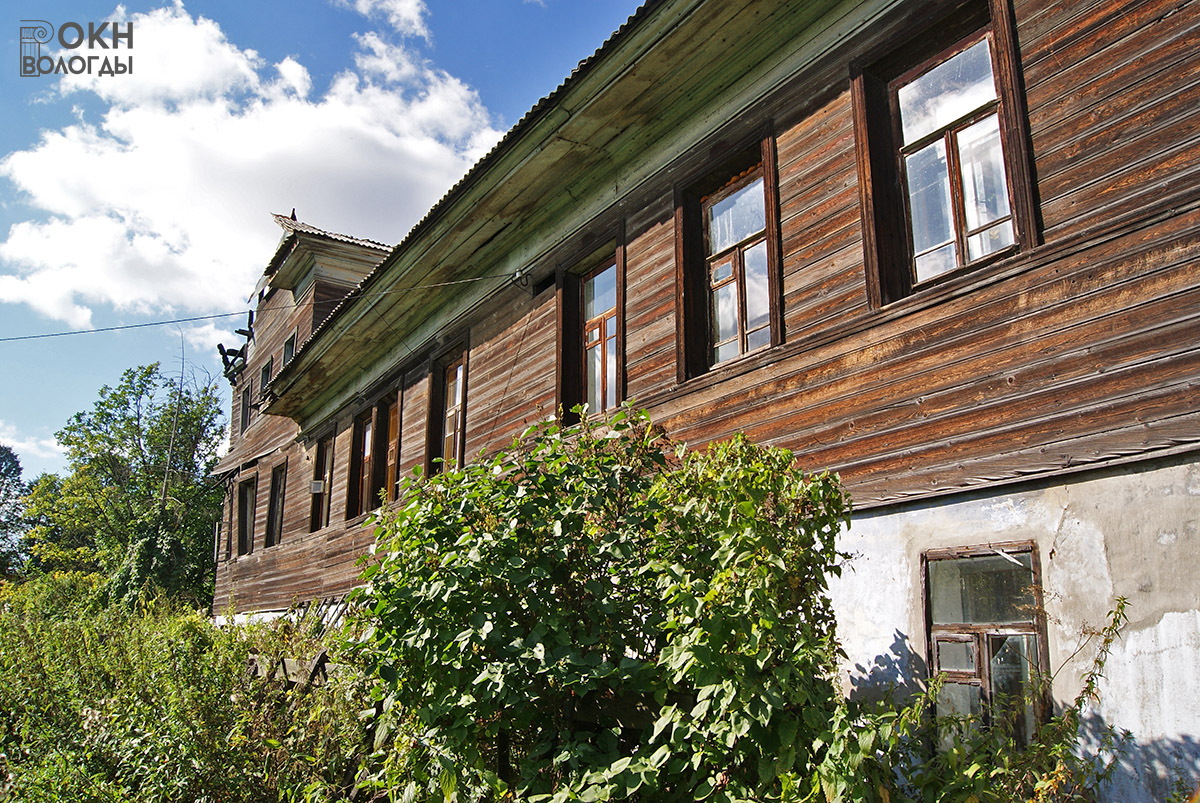 Главный фасад, 2011 год