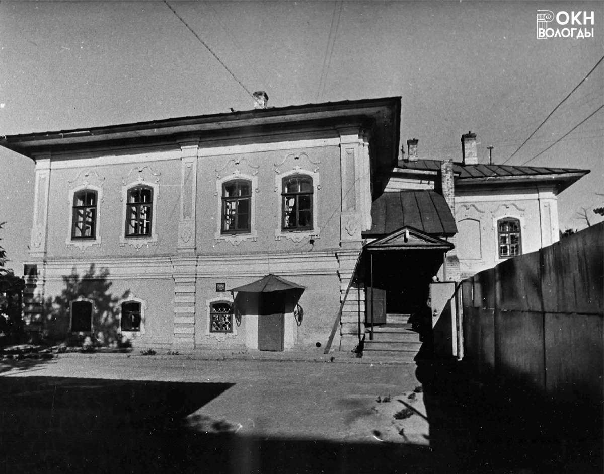 Восточный фасад, 1983 год